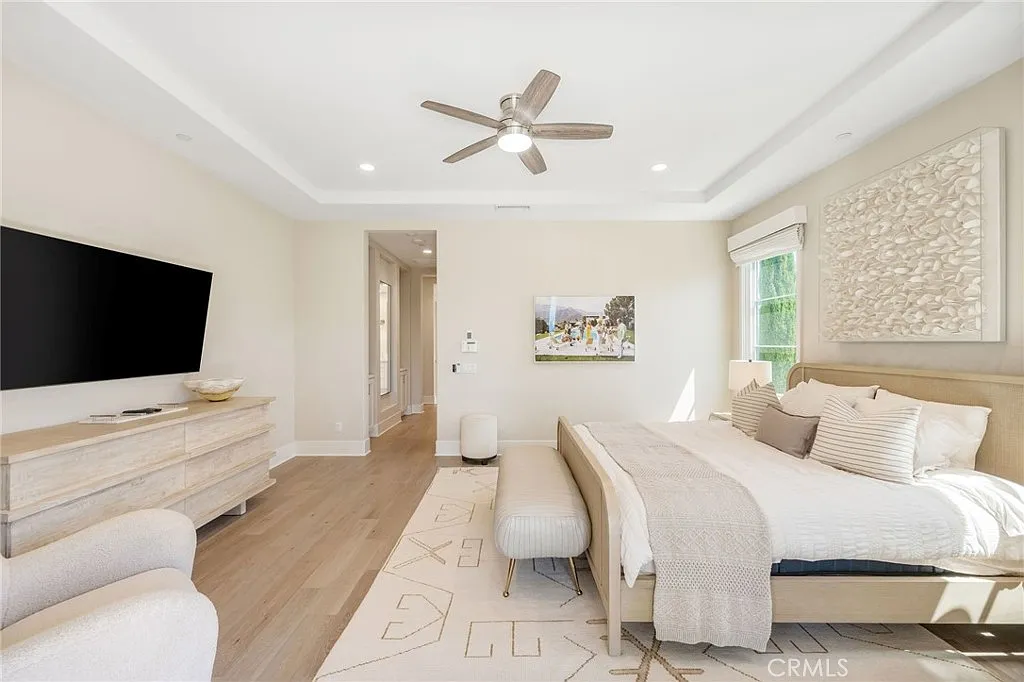 3 bed, 3.5 bath, 3871 sqft, $24,000 — Photo 4