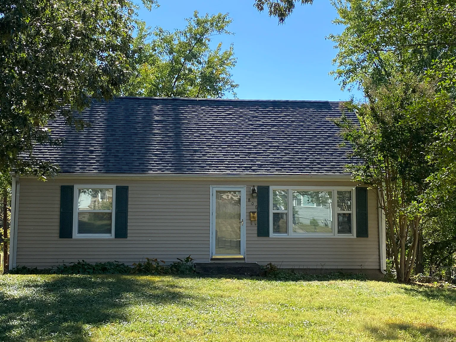 4 bed, 1214 sqft, $1,800 — Photo 2