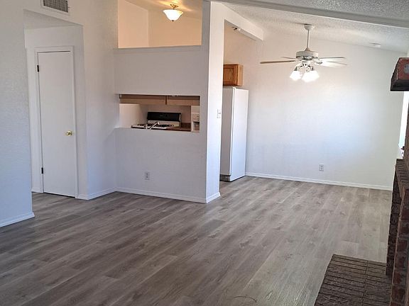 4th image of 10737 Texarkana Pl