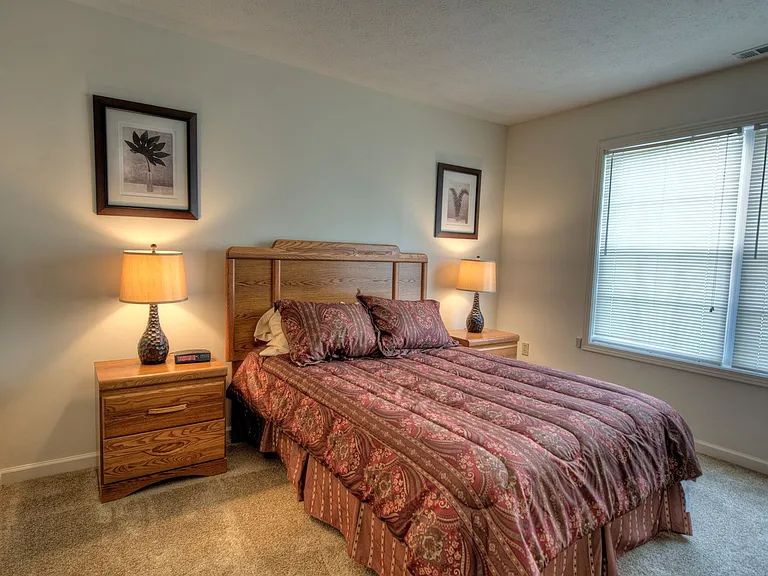 Stillwaters, Hickory Grove Apartments — Photo 24