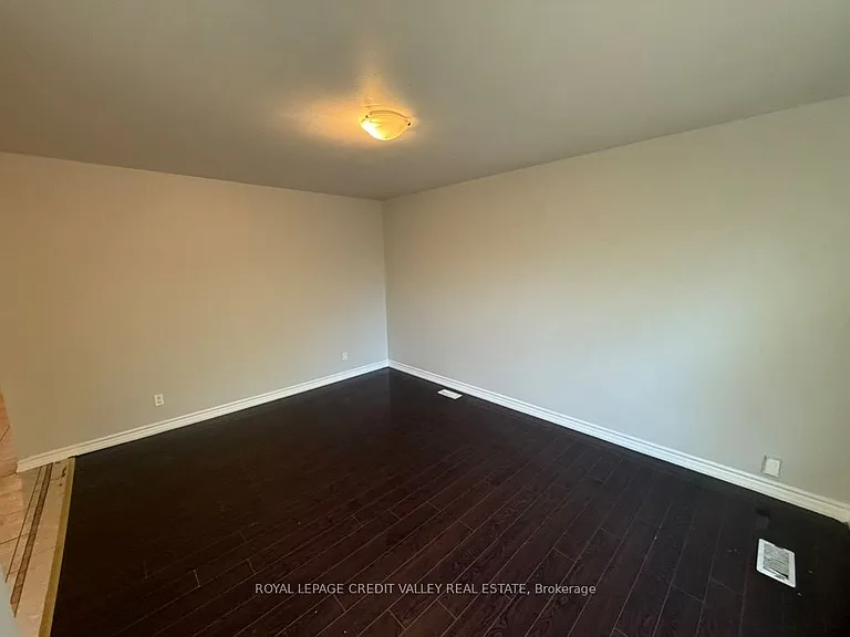 116 Taysham Cres — Photo 5