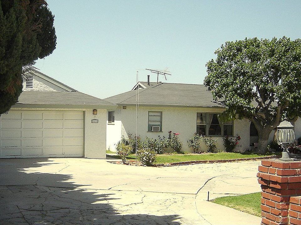 Entrance to the cul-de-sac