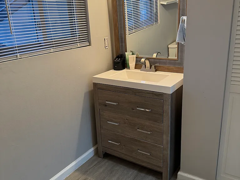 2311 Rockland Ave — Photo 31