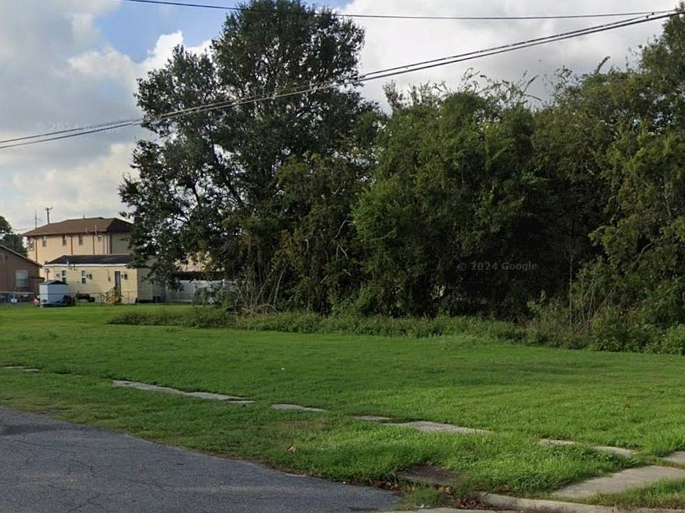 2nd image of 1026 Cook St