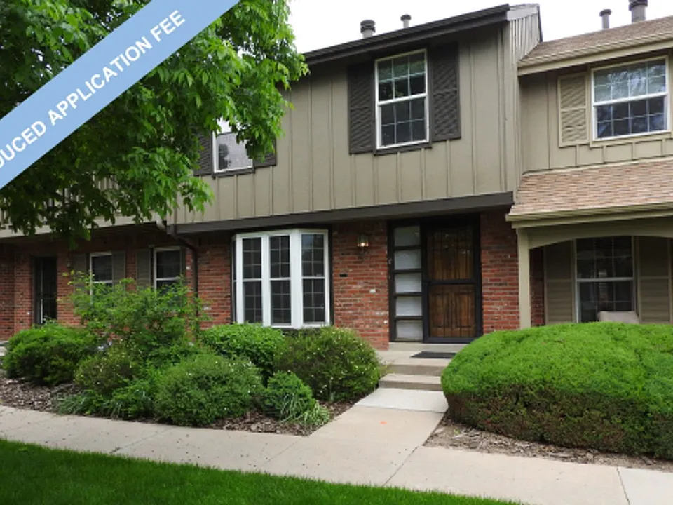 8752 E Amherst Dr #C