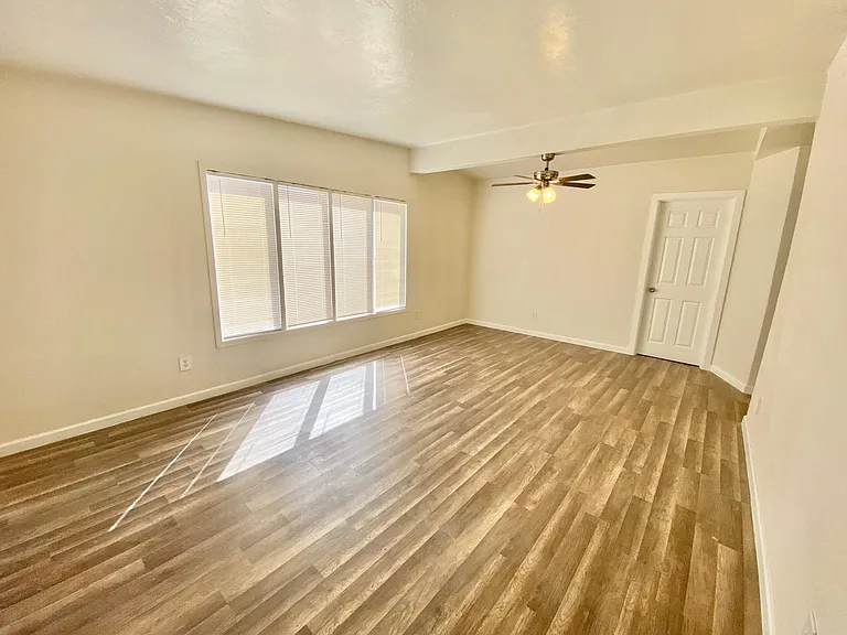 1620 W Colorado St — Photo 4
