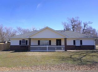 1302 N 9th St, Perry, OK 73077