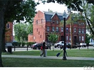 526 E Washington Ave, Bridgeport, CT 06608