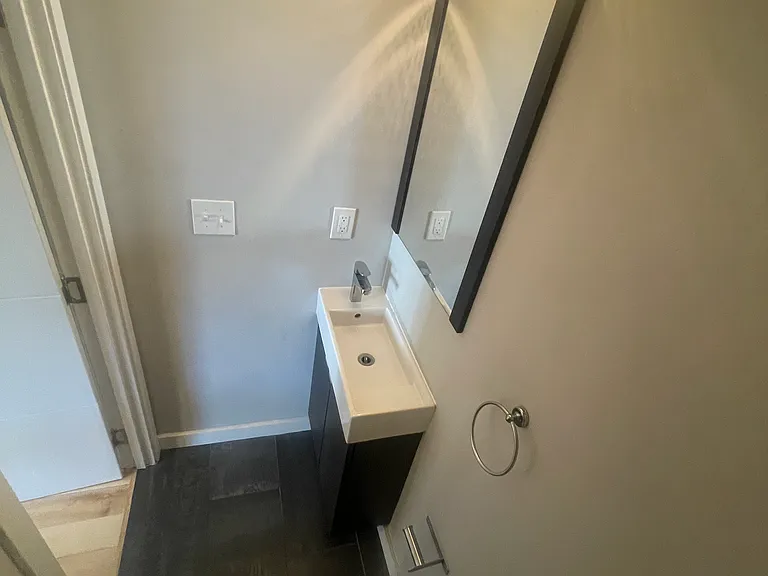 1439 N Franklin St #B — Photo 15