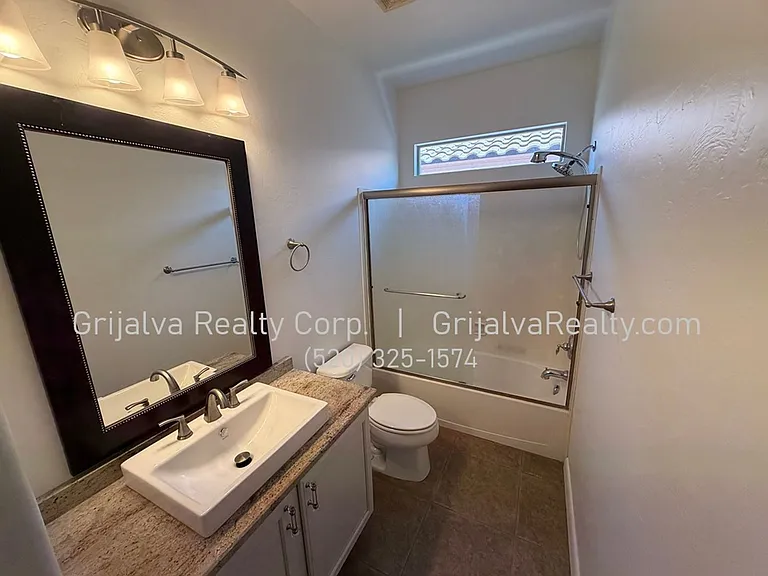 880 W Calle Valenciana — Photo 13