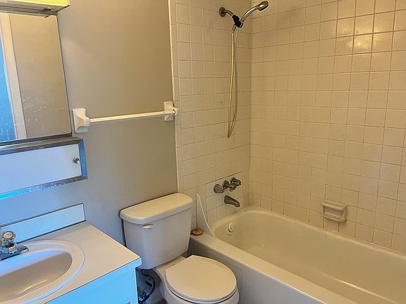 2nd image of 1000 Lake Of The Woods Blvd #203B