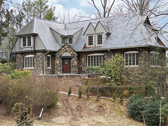 5th image of 42 Gregory Ave
