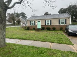 963 Philpotts Rd, Norfolk, VA 23513