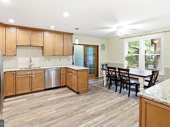 5th image of 6523 Rimrock Rd