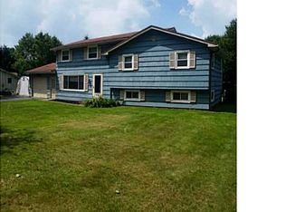 14 Scenic Cir, Rochester, NY 14624