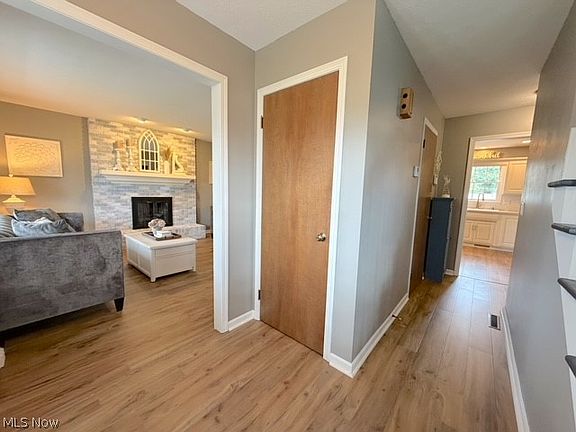 5th image of 1131 Millbrook Sq NE