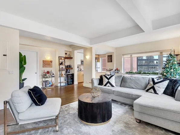 211 E 51st St APT 12D, New York, NY 10022