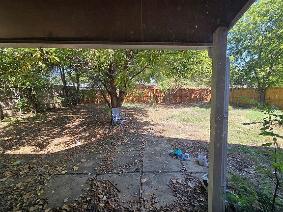3rd image of 824 Kingswood Ave
