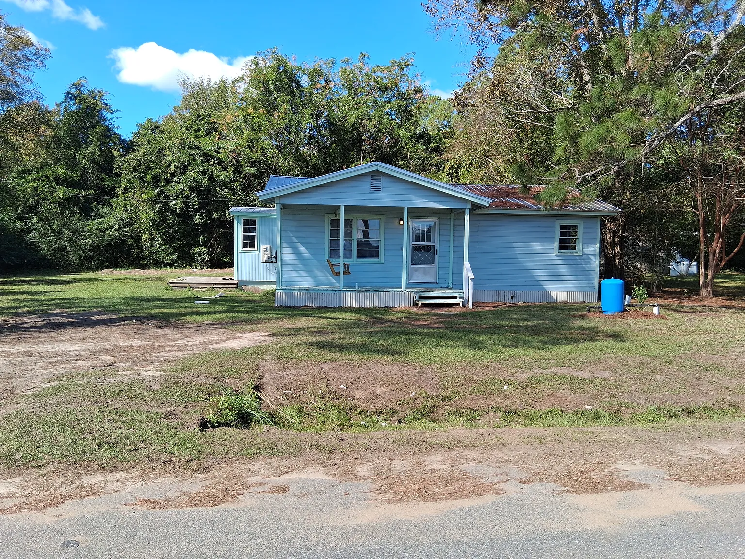 3 bed, 1200 sqft, $1,200 — Photo 1