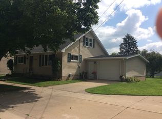 416 Mill St, Fox lake, WI 53933