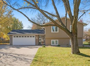 9585 Niagara Ln N, Maple Grove, MN 55369