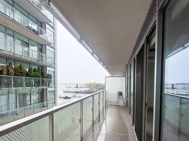 15 Queens Quay E #309 — Photo 19