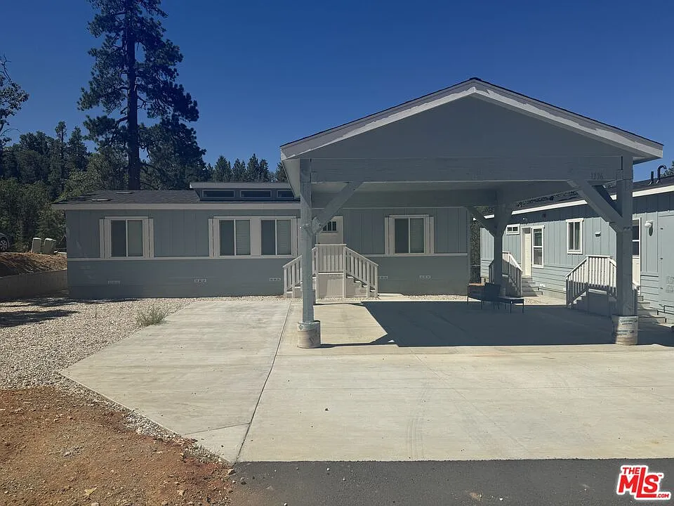 3 bed, 2.0 bath, 1128 sqft, $2,295 — Photo 1