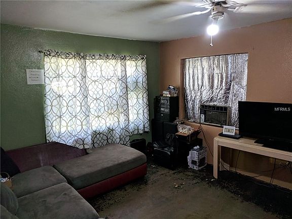 5th image of 4028 W Comanche Ave