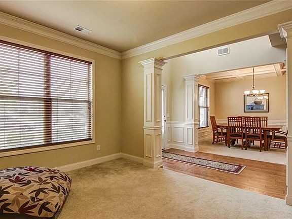 5th image of 420 Pebble Chase Ln