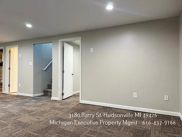 3180 Barry St — Photo 18