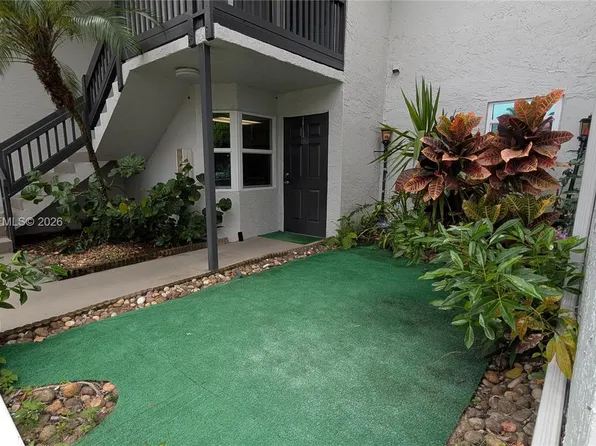 211 SW 113th Way #211, Pembroke Pines, FL 33025