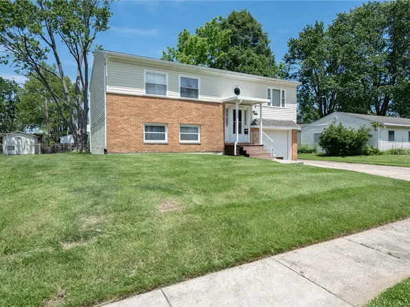 83 Joyce Dr, Fairborn, OH 45324