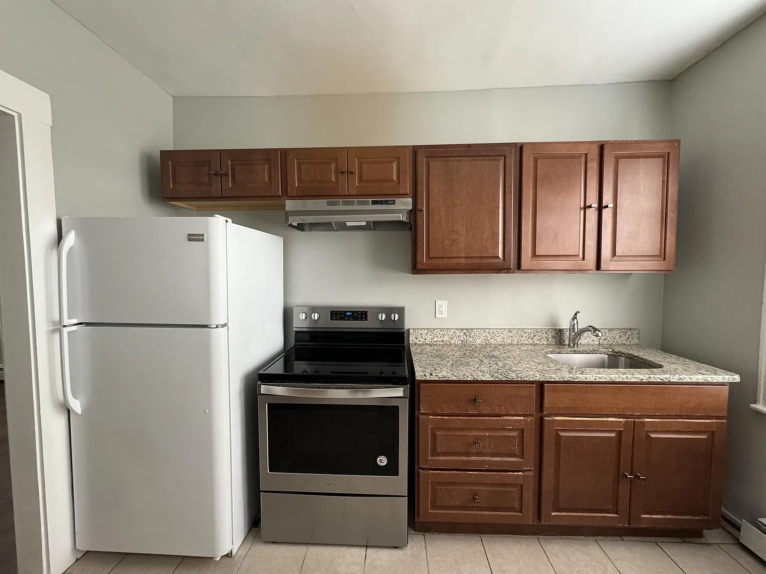 3 bed, 1250 sqft, $1,800 — Photo 4