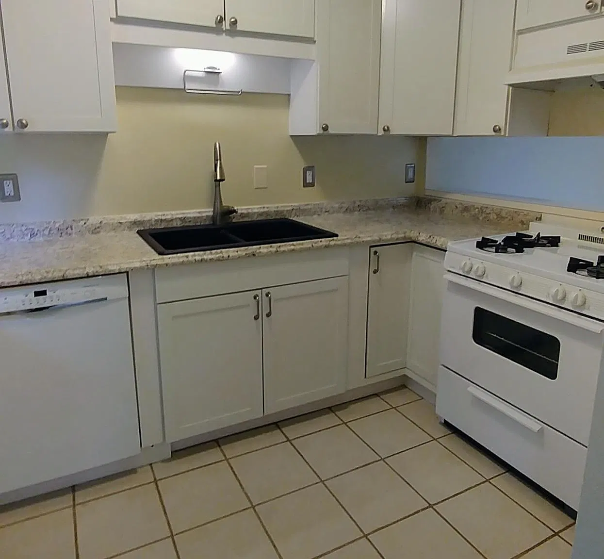 11 Long St — Photo 3