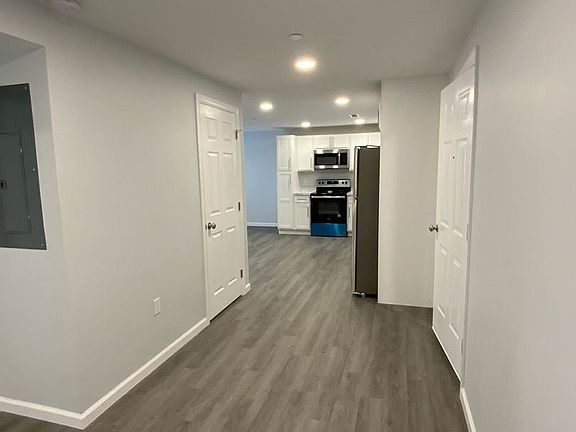 3rd image of 3123 Lincoln Hwy E #4