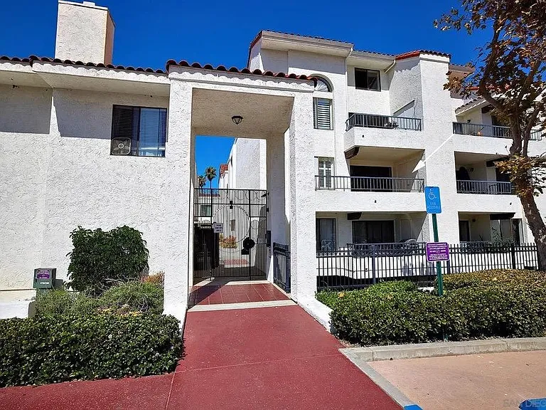 La Jolla Garden Villas common areas
