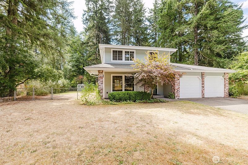 2nd image of 776 SW Littletree Circle
