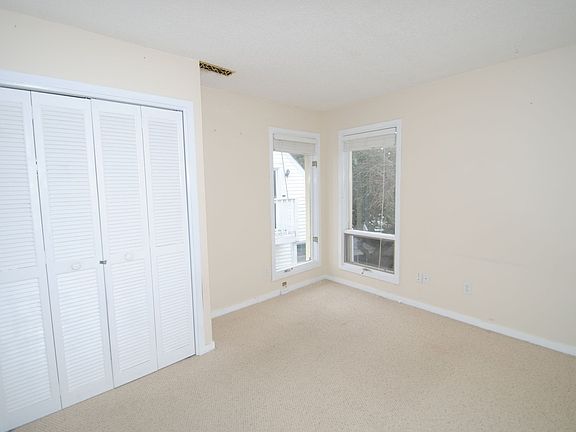 4th image of 3740 Dupont Cir