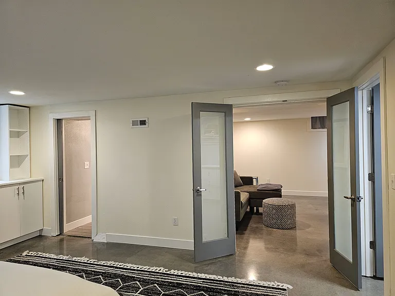 825 N Baldwin St — Photo 25