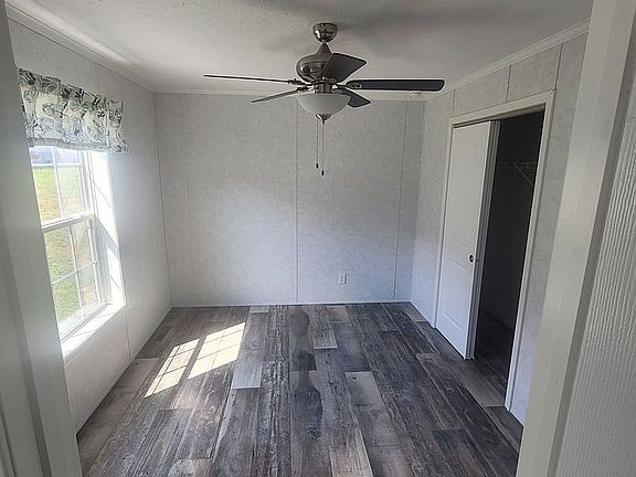 2nd image of 104 Viewcrest Vlg