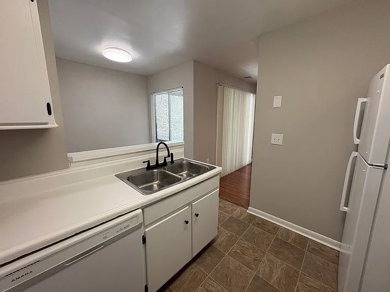 4804C Spring Lake Dr — Photo 10