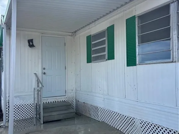 102 Amber AVE, NORTH FORT MYERS, FL 33917