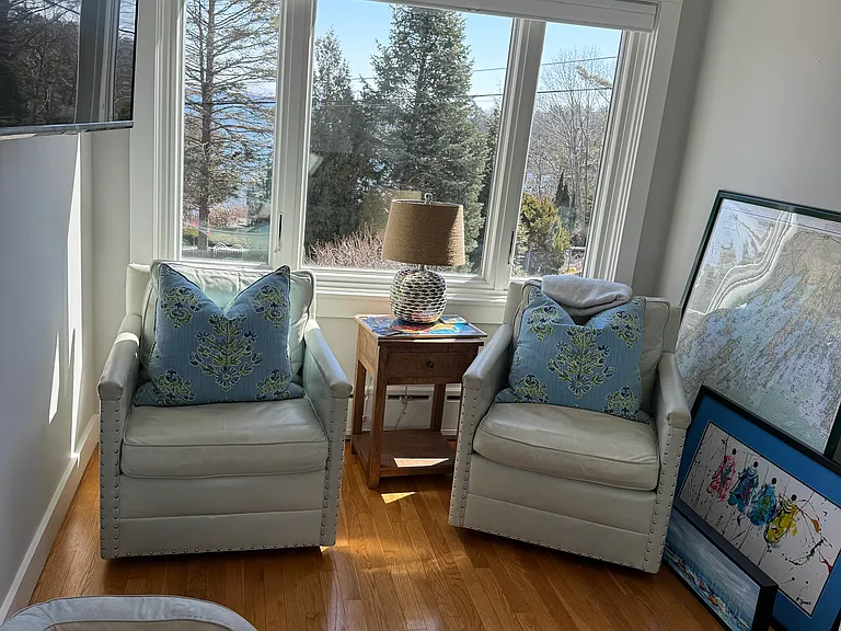 Den/TV room/ study