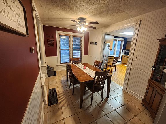 5th image of 204 W Main St