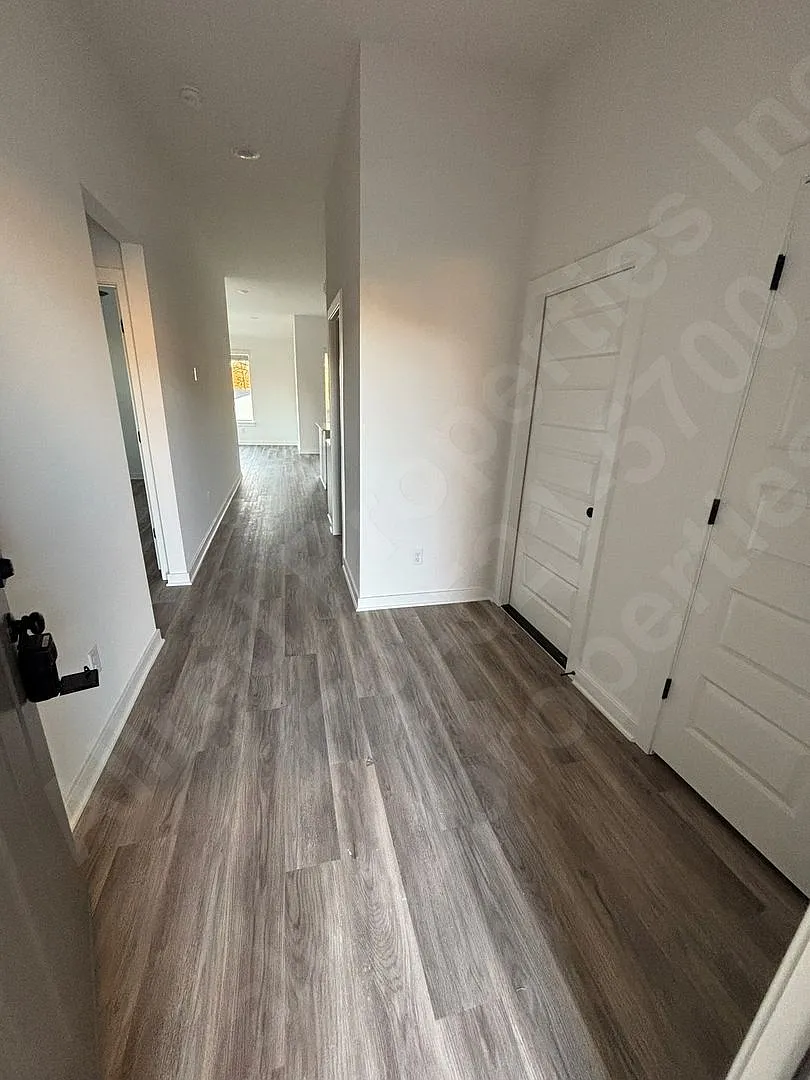 Gorgeous New Construction 3 Bedroom 2 Bathroom Home in Farmington! — Photo 3