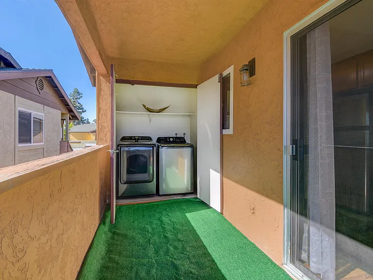 526 Calle Montecito #140 — Photo 24
