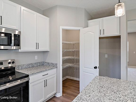 3rd image of 153 Sienna Dr