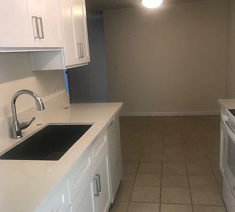 4th image of 1032 18th St APT 2