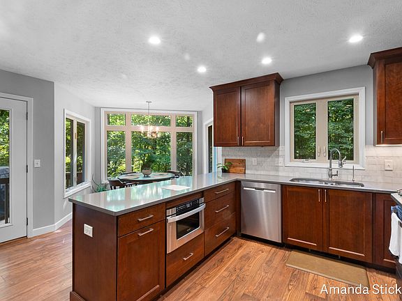 4th image of 6648 Jousma Ct SE