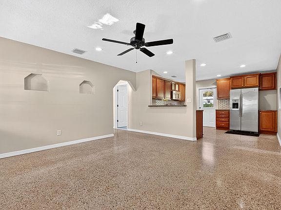 4th image of 2108 Donald Avenue